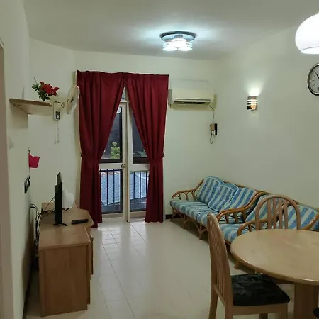 Home Stay Bayu Emas Appartment, Batu Ferringhi